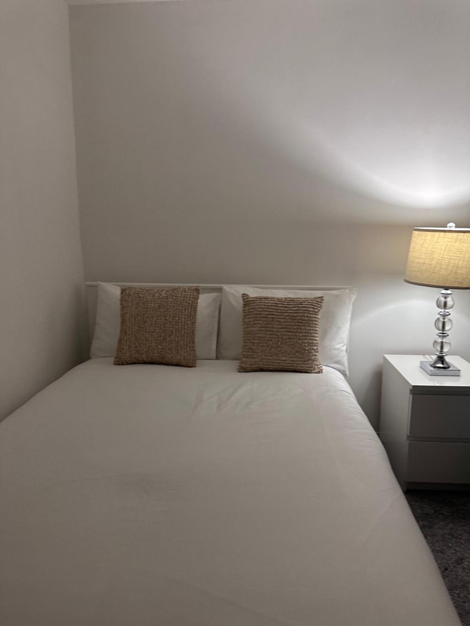 Ocean Village Marina 2 Bedroom Apartment With Balcony! Southampton Exterior photo