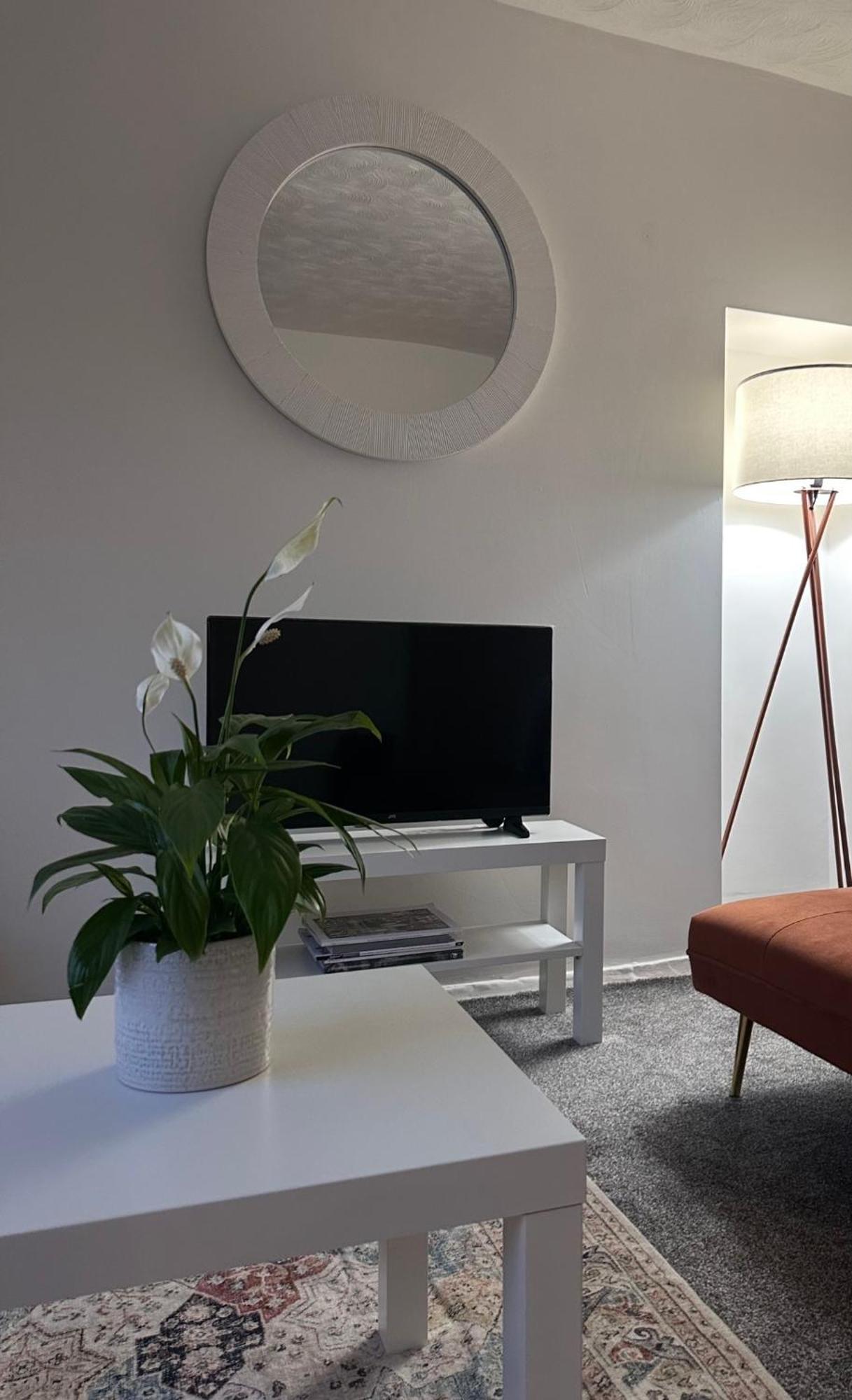 Ocean Village Marina 2 Bedroom Apartment With Balcony! Southampton Exterior photo