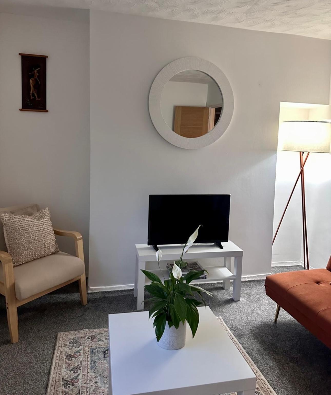 Ocean Village Marina 2 Bedroom Apartment With Balcony! Southampton Exterior photo